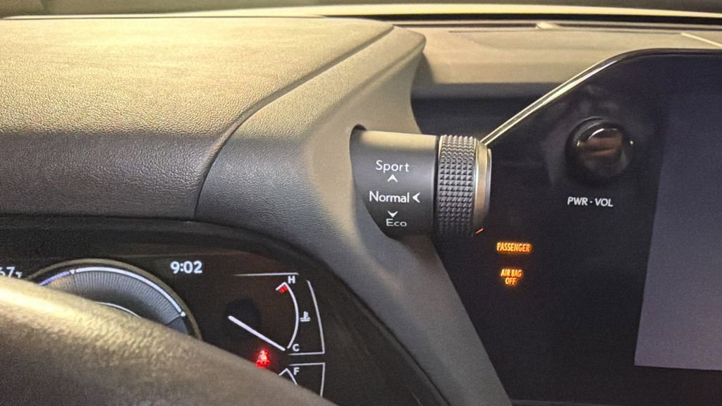 Used 2023 Lexus UX 250h AWD w/ Accessory Package (Z1) image 35