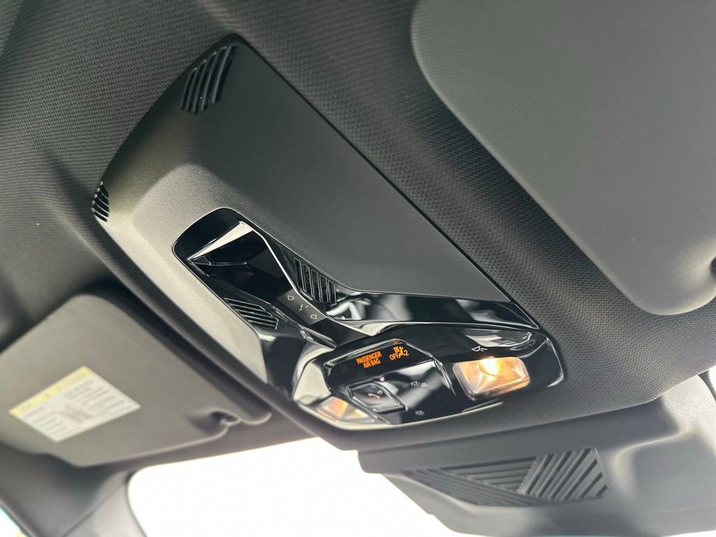 Used 2025 BMW X1 xDrive28i w/ Technology Package image 26