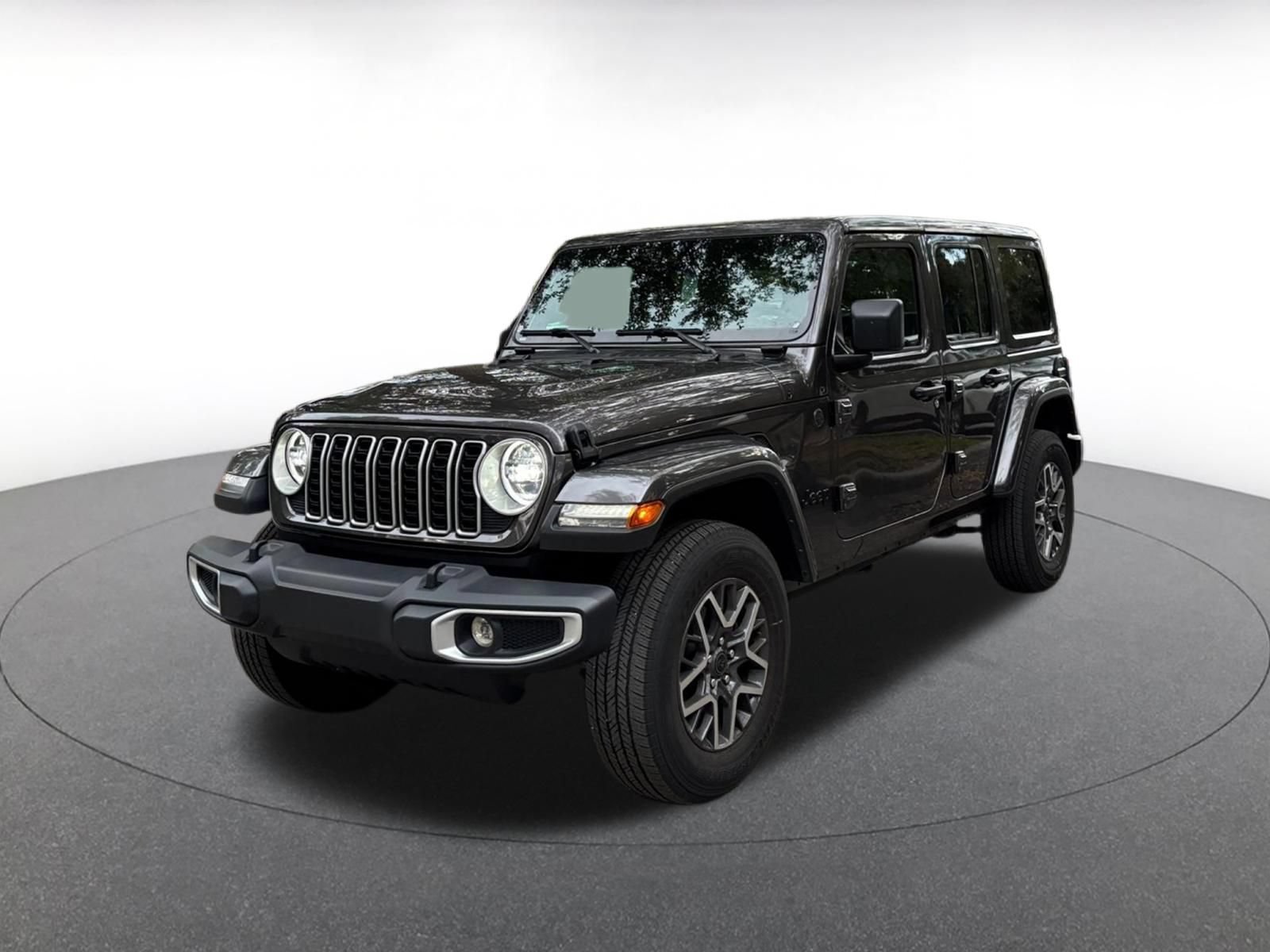 Used 2025 Jeep Wrangler Unlimited Sahara AWD/4WD image 3