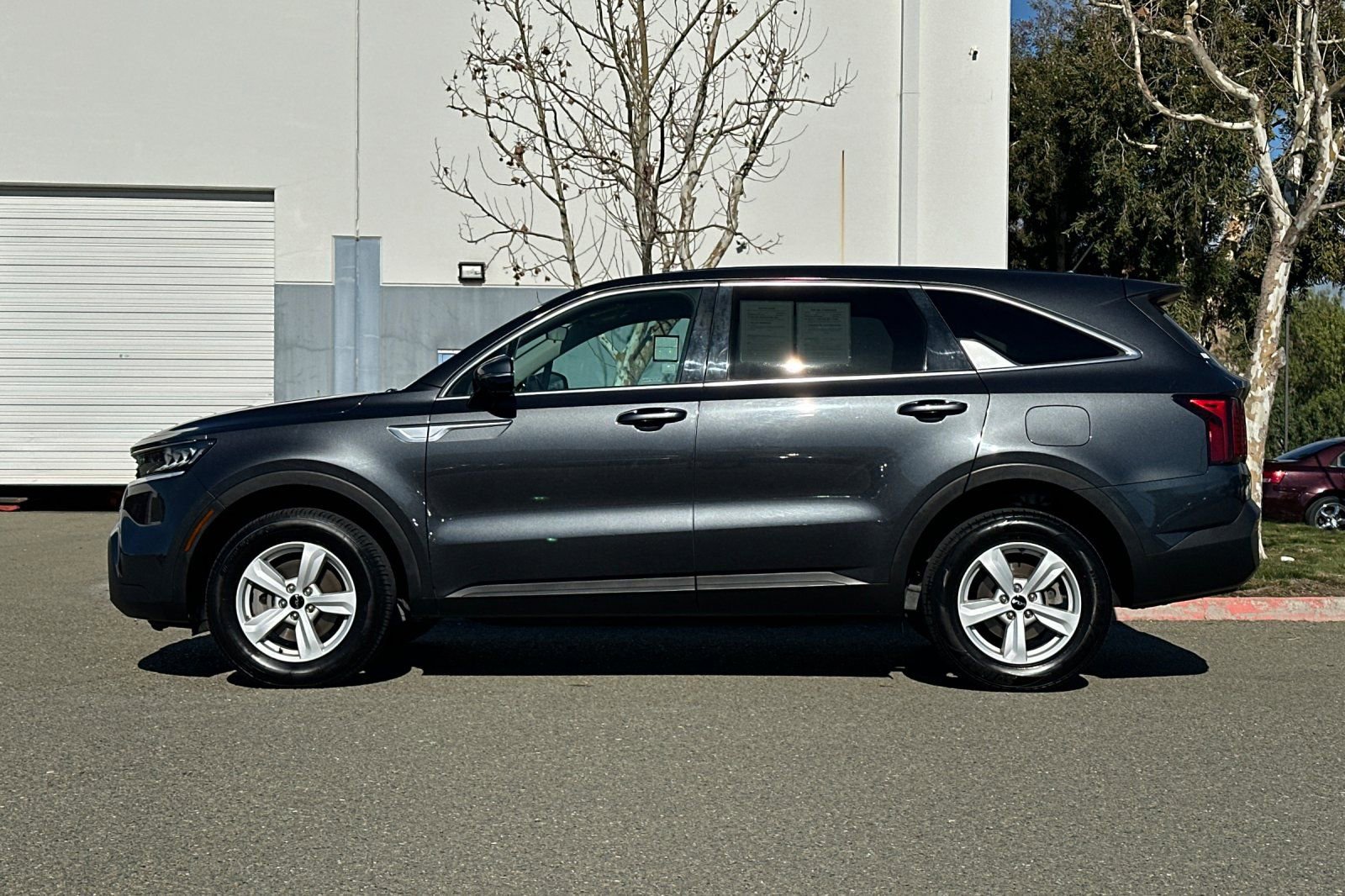 Used 2022 Kia Sorento LX image 7