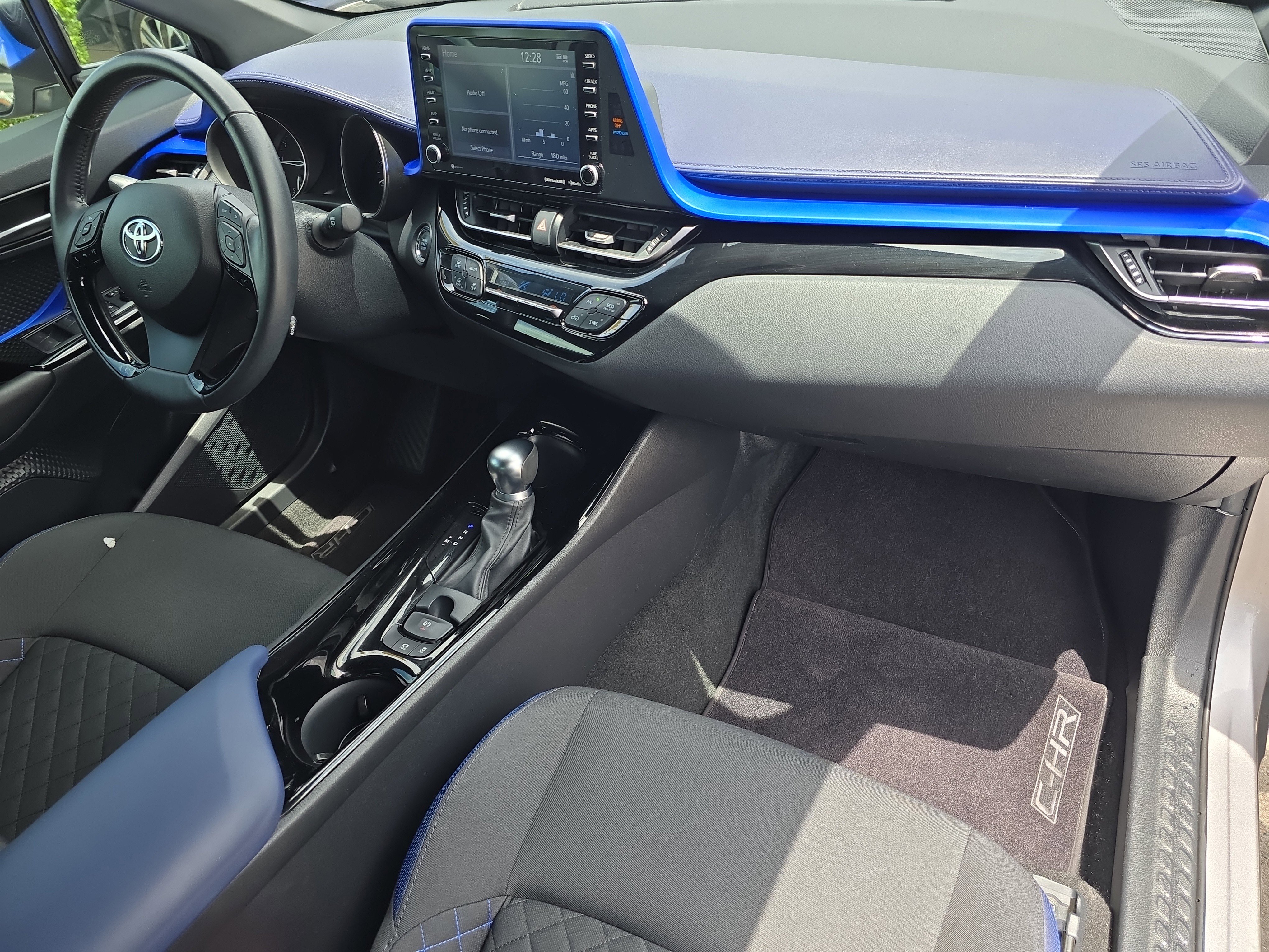 Used 2020 Toyota C-HR XLE FWD image 11