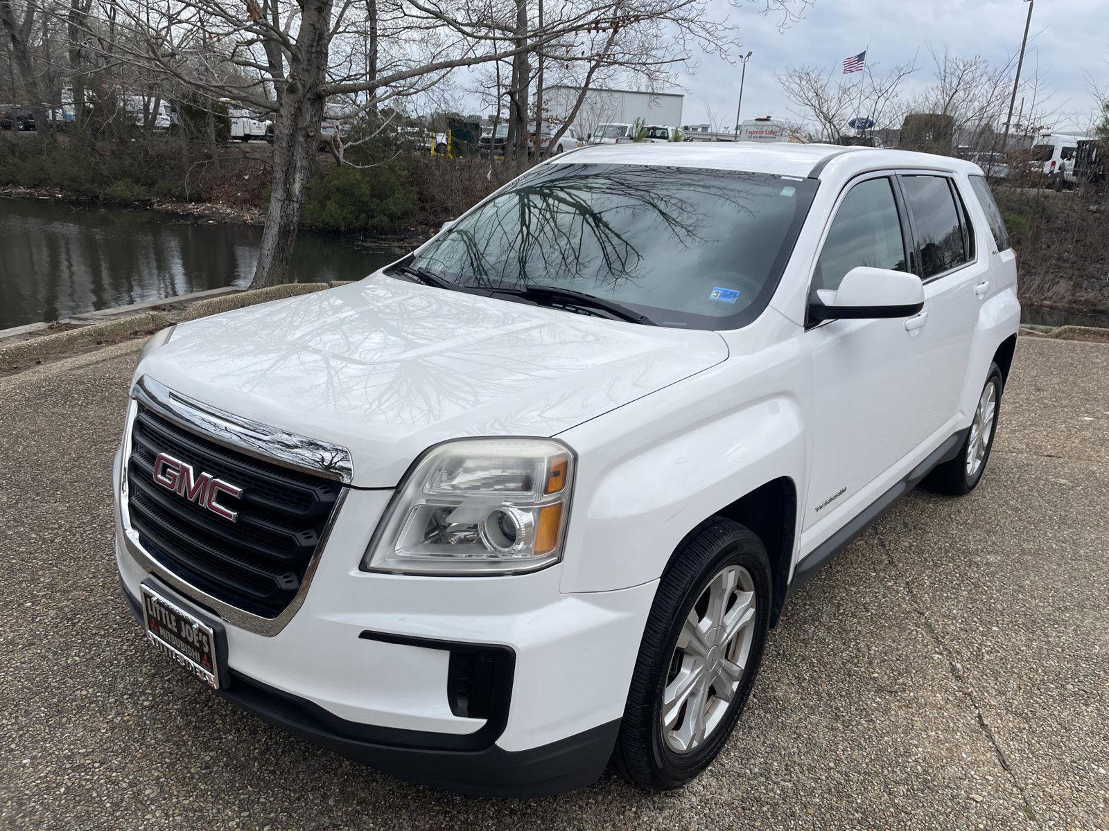 Used 2017 GMC Terrain SLE image 9