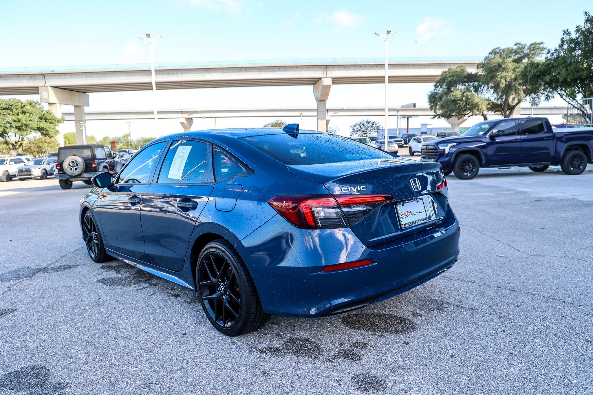 Used 2025 Honda Civic Sport image 9