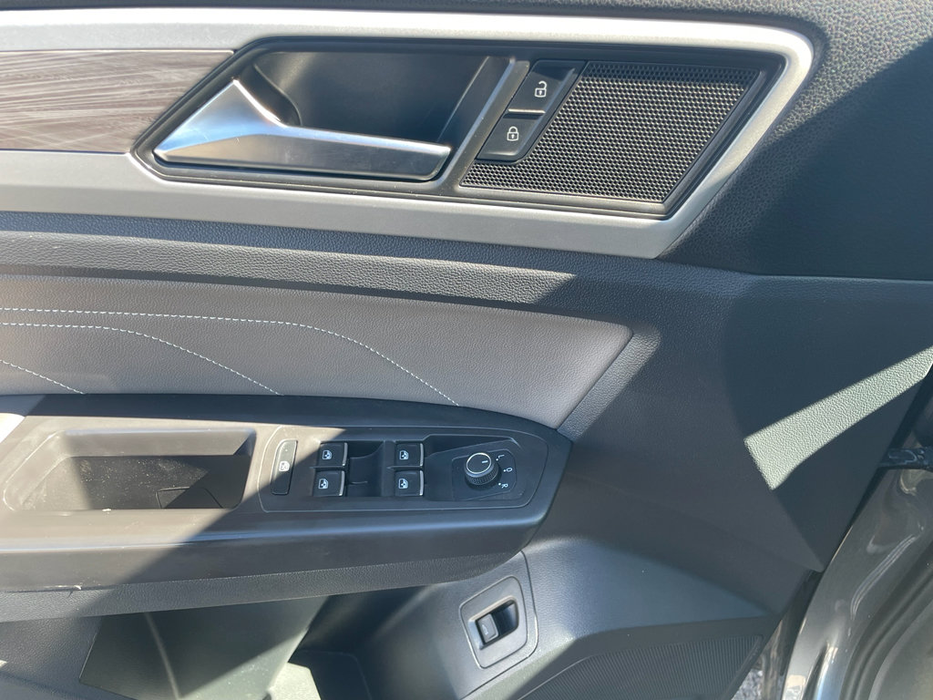 Used 2022 Volkswagen Atlas Cross Sport SE image 17