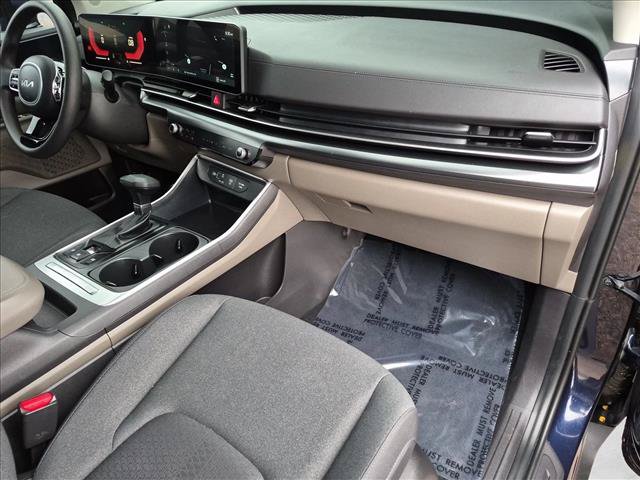Used 2026 Kia Carnival LX FWD image 30