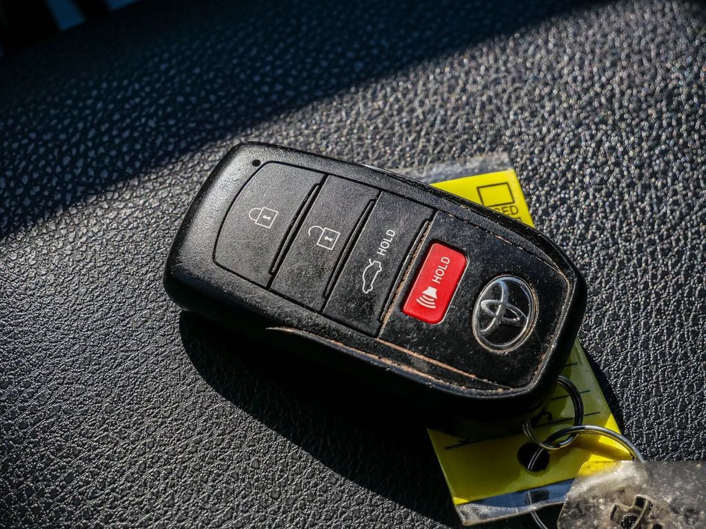 Used 2025 Toyota Camry SE FWD image 36