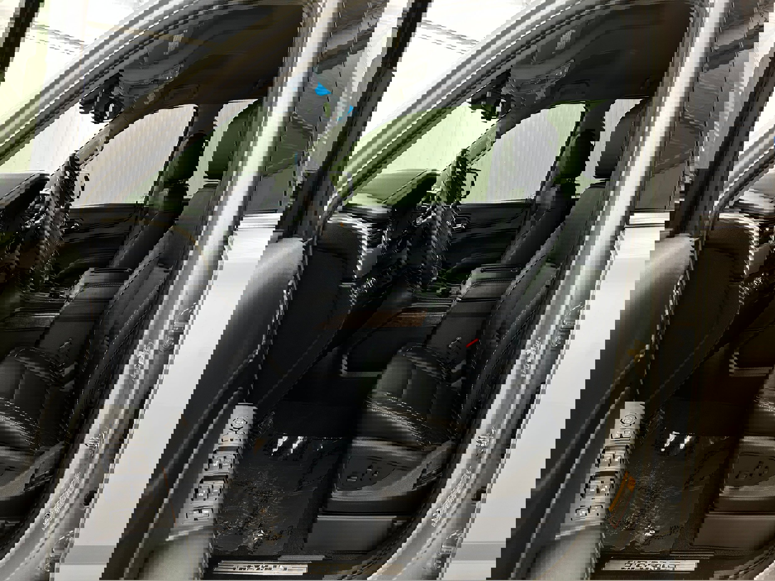 Used 2019 Chevrolet Tahoe LT AWD/4WD image 4