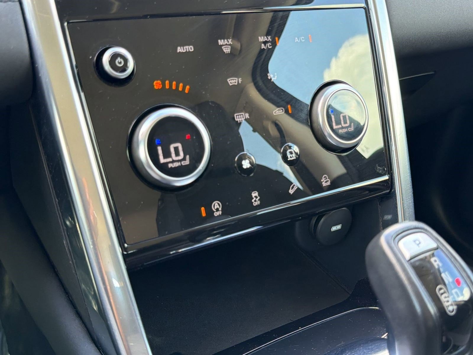 Used 2020 Land Rover Discovery Sport S image 23