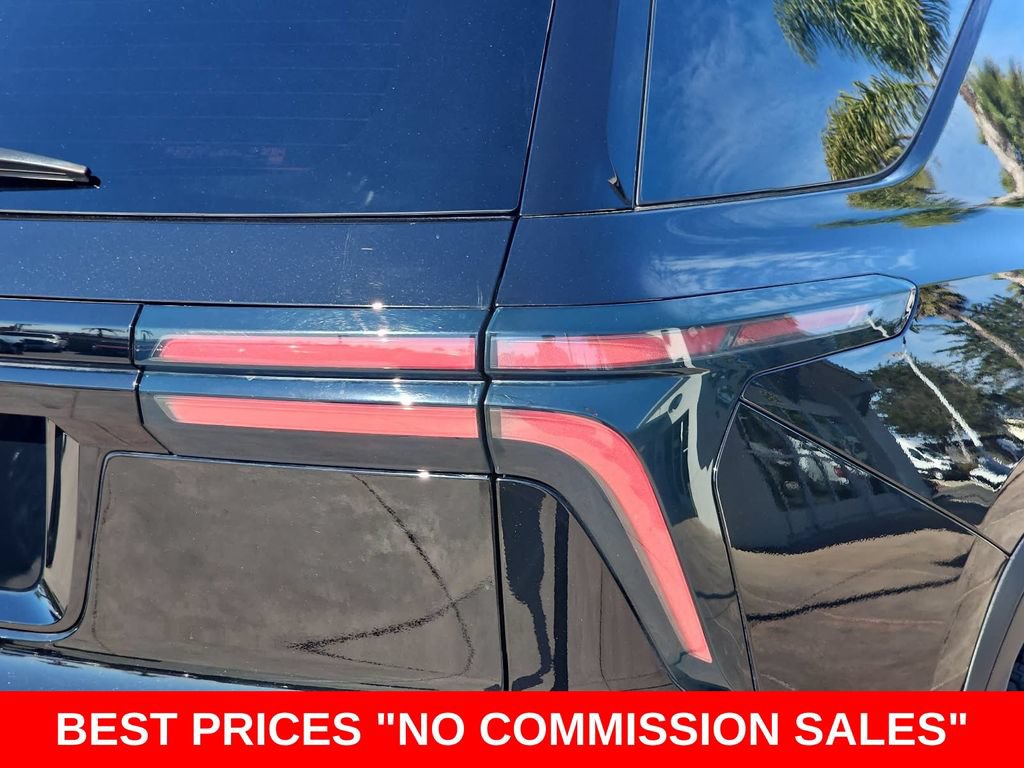 Used 2024 Chevrolet Traverse Z71 w/ Enhanced Driving Package AWD/4WD image 39