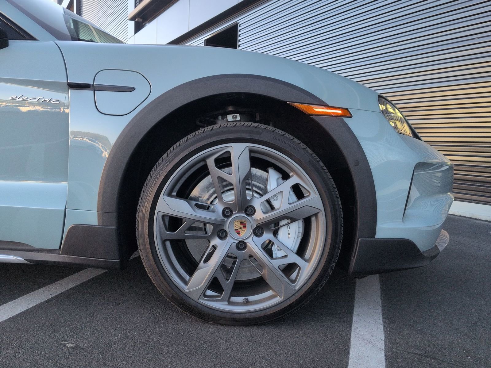 Certified 2025 Porsche Taycan 4 Cross Turismo image 12