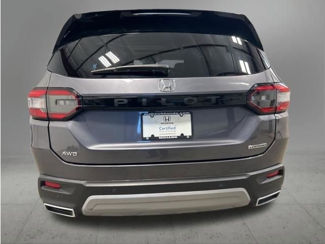 Certified 2023 Honda Pilot Touring image 9