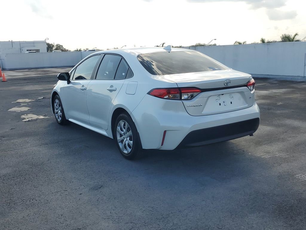 Used 2025 Toyota Corolla LE image 5