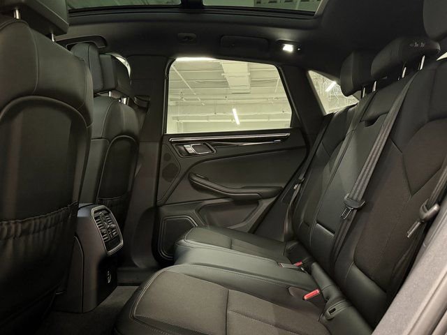 Certified 2023 Porsche Macan image 21