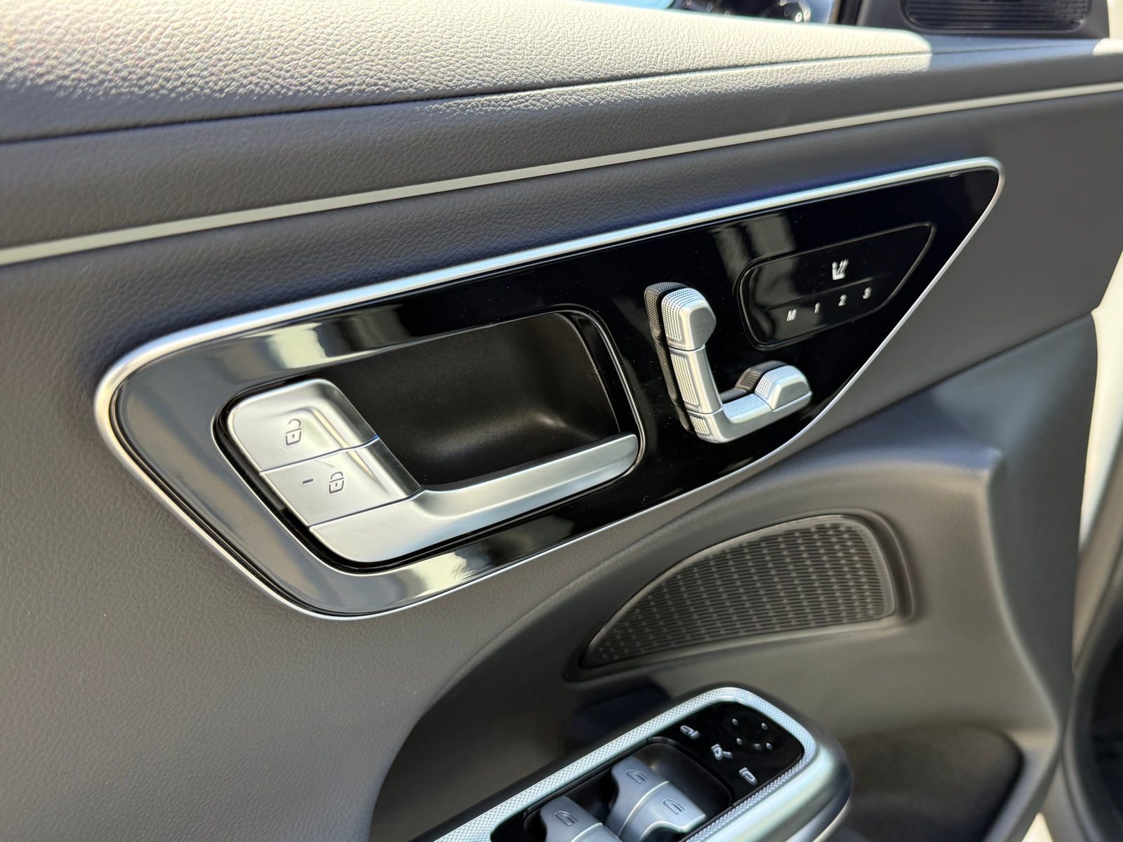 Used 2025 Mercedes-Benz E 350 Sedan image 23