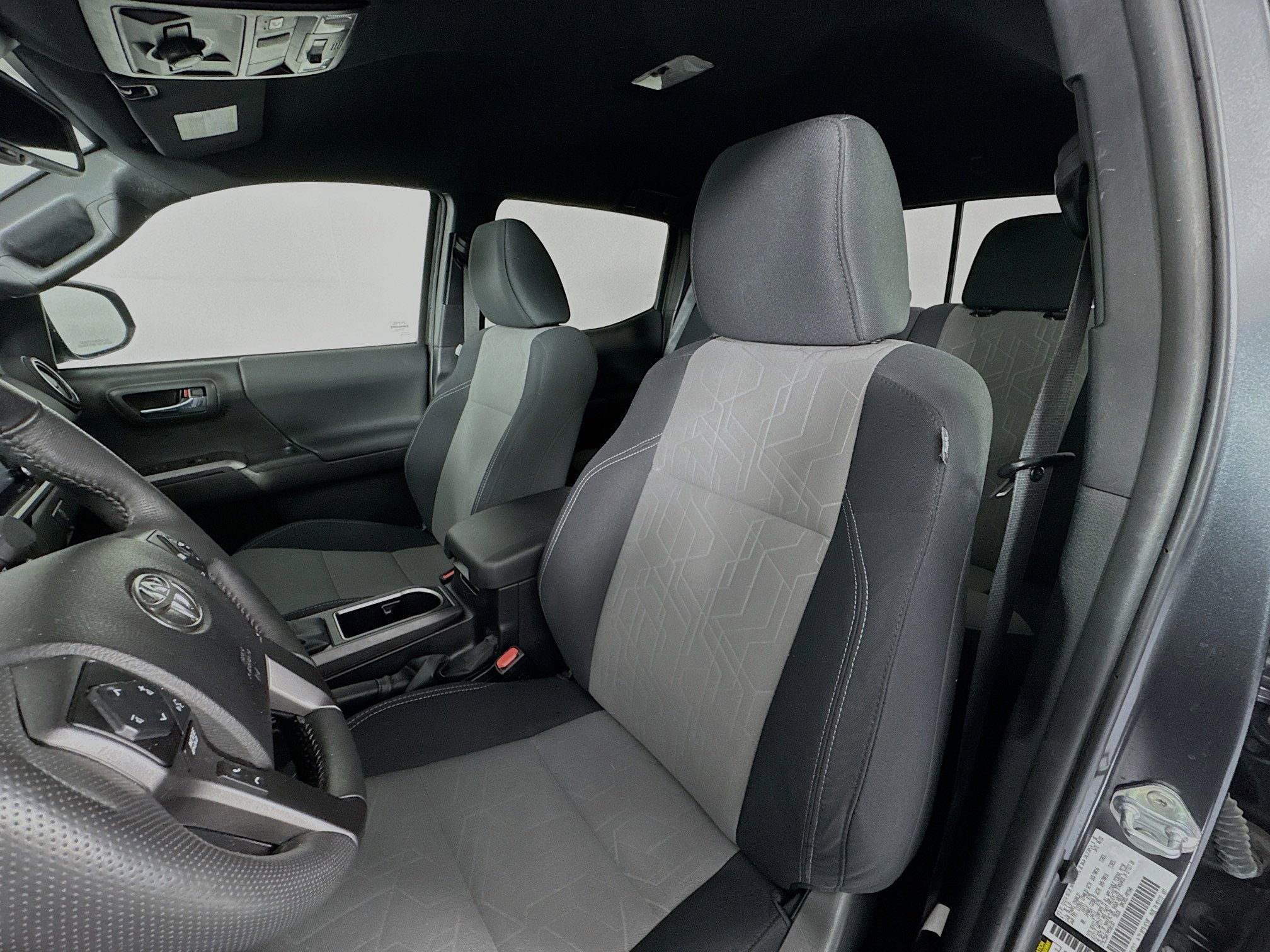 Used 2022 Toyota Tacoma TRD Off-Road image 19