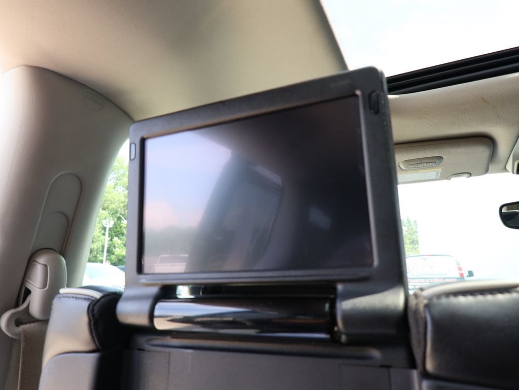 Used 2023 Chrysler Pacifica Limited w/ Uconnect Theater Family Group AWD/4WD image 26