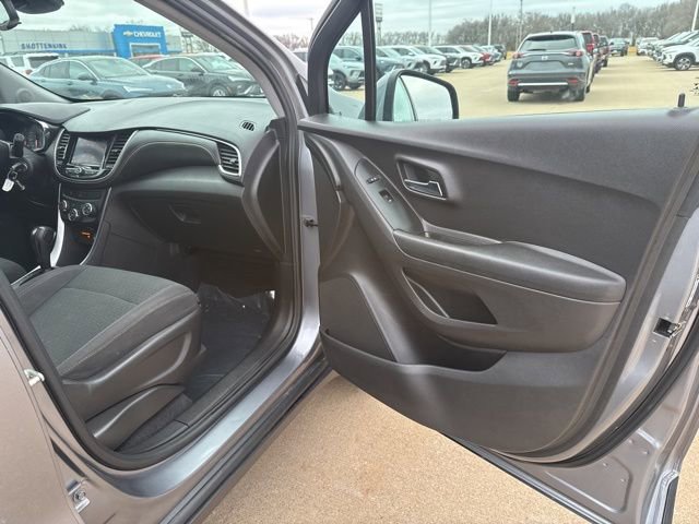 Used 2020 Chevrolet Trax LS w/ Tint and Cruise Package image 47