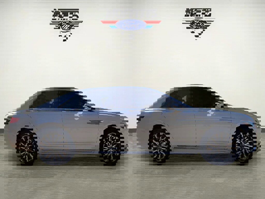 Used 2018 Lincoln Continental Select image 6