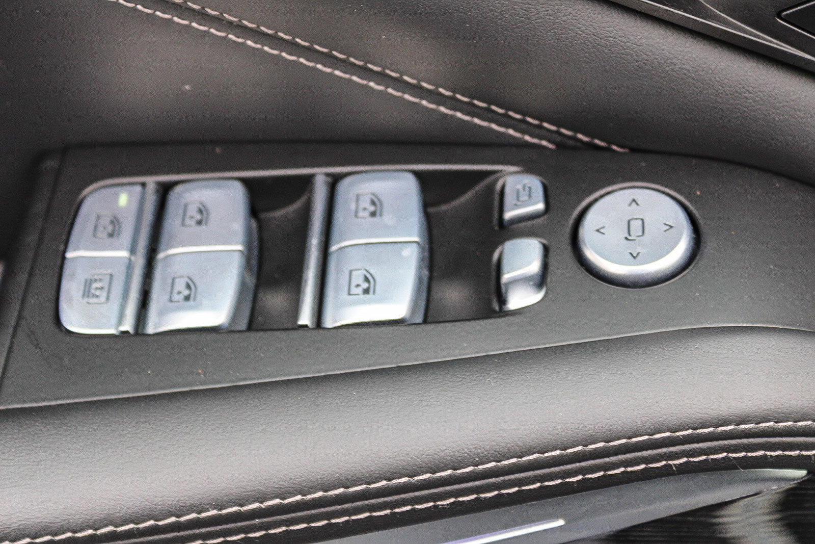 Used 2023 BMW X7 M60i w/ Executive Package image 20