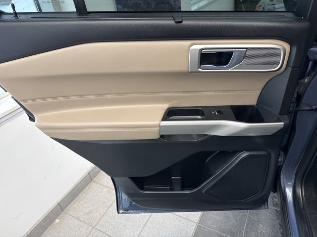Used 2021 Ford Explorer Limited w/ Equipment Group 301A image 18
