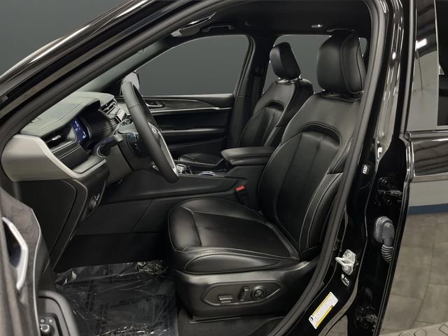 Certified 2024 Jeep Grand Cherokee Limited image 4