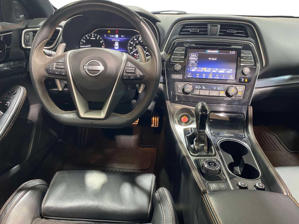 Used 2023 Nissan Maxima SR w/ Sport Mat Group FWD image 11