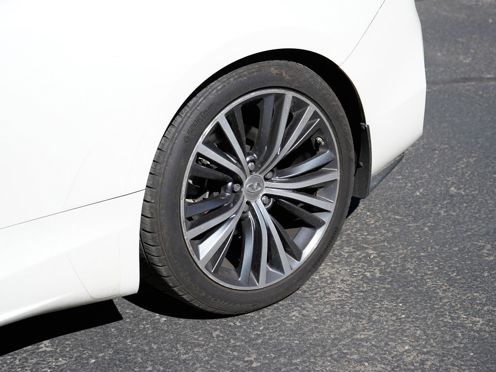 Used 2018 INFINITI Q60 3.0t Luxe w/ Sensory Package 3.0T Luxe image 2