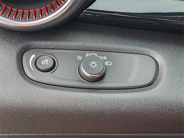 Used 2025 Chevrolet Trax RS w/ Driver Confidence Package image 21