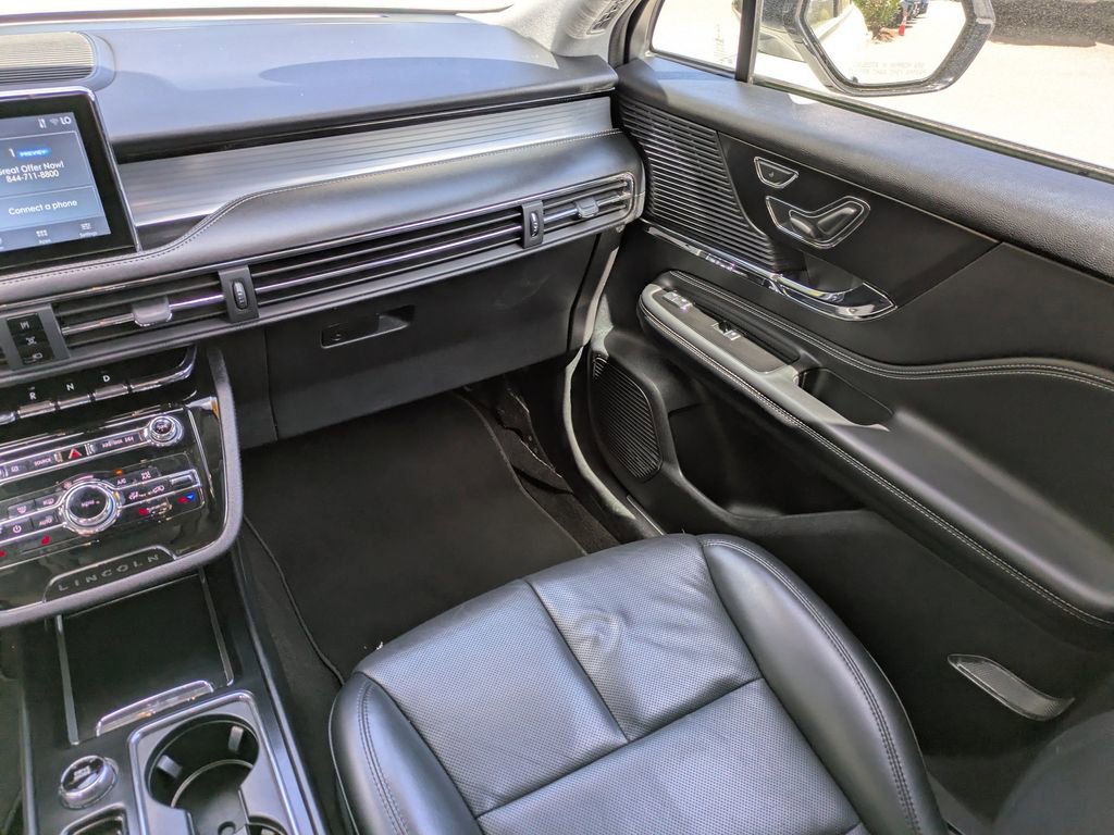 Used 2021 Lincoln Corsair FWD w/ Premium Package image 18