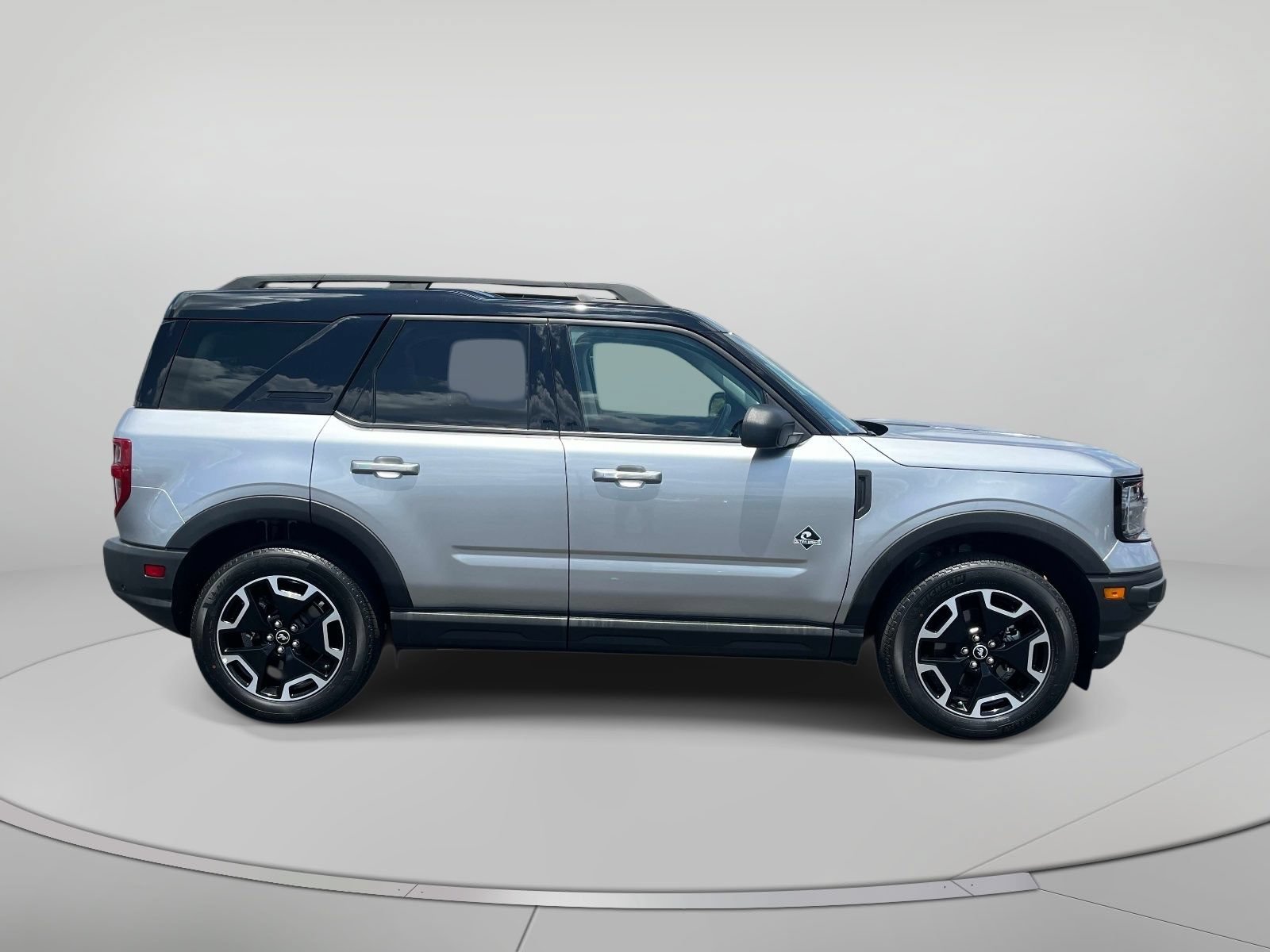 Used 2023 Ford Bronco Sport Outer Banks AWD/4WD image 2