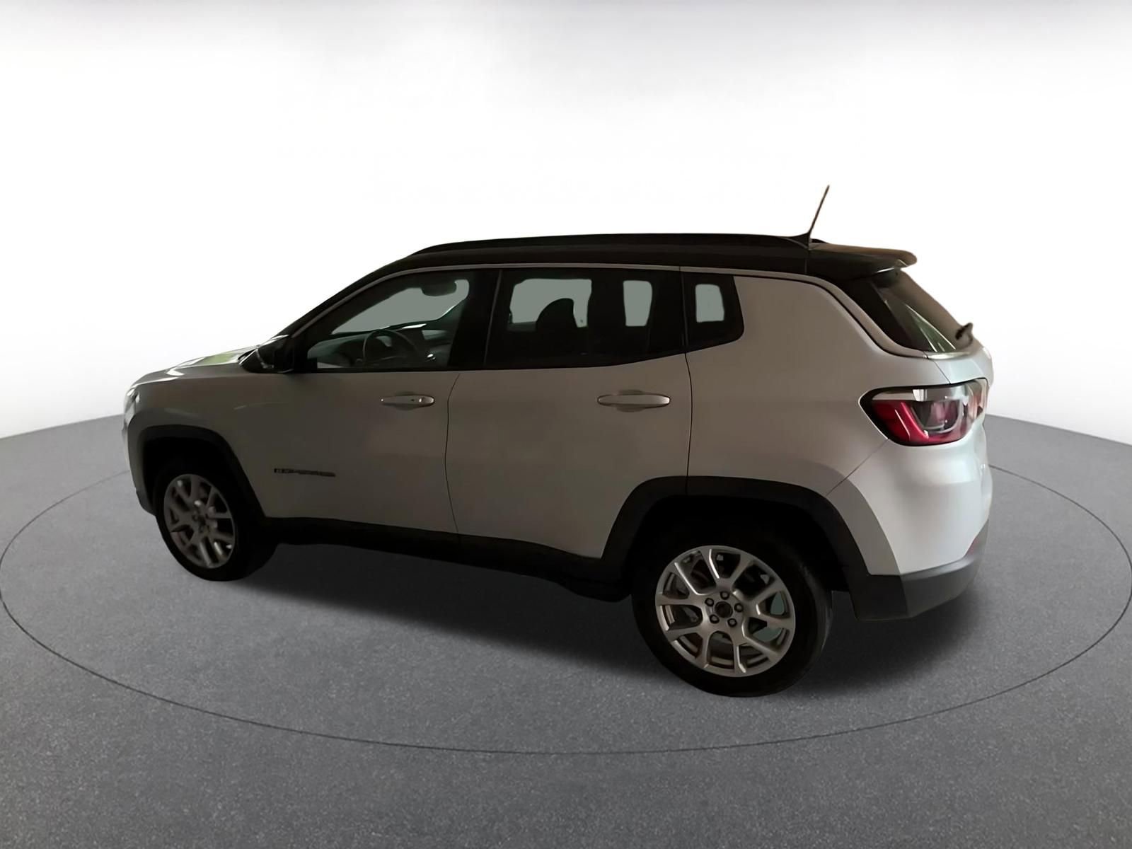 Used 2025 Jeep Compass Limited AWD/4WD image 10
