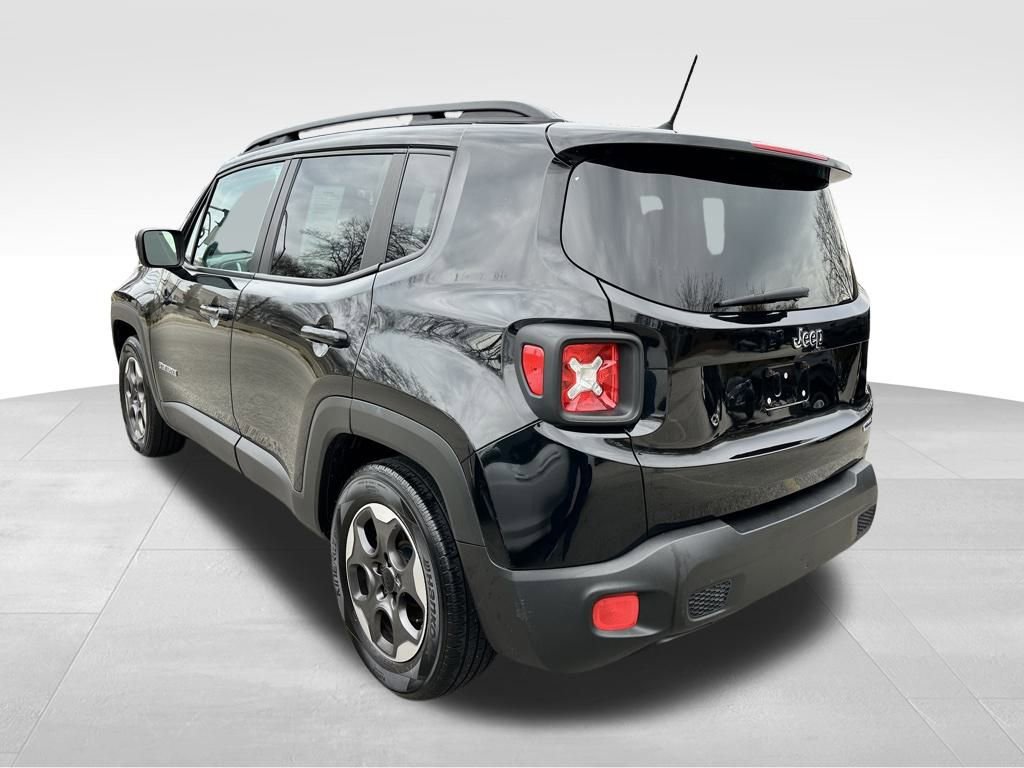 Used 2015 Jeep Renegade Latitude w/ Cold Weather Group II image 10