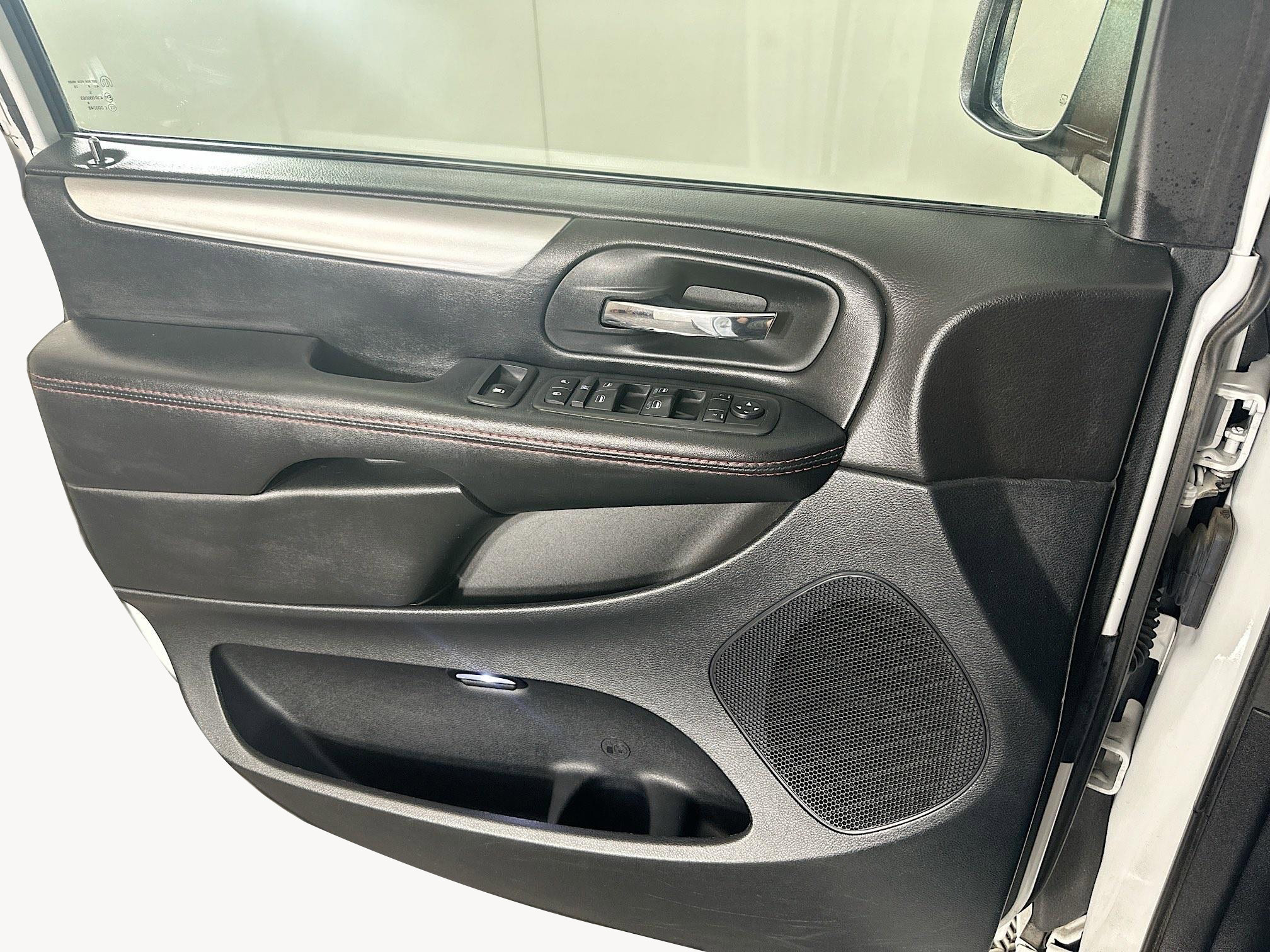 Used 2019 Dodge Grand Caravan GT FWD image 15