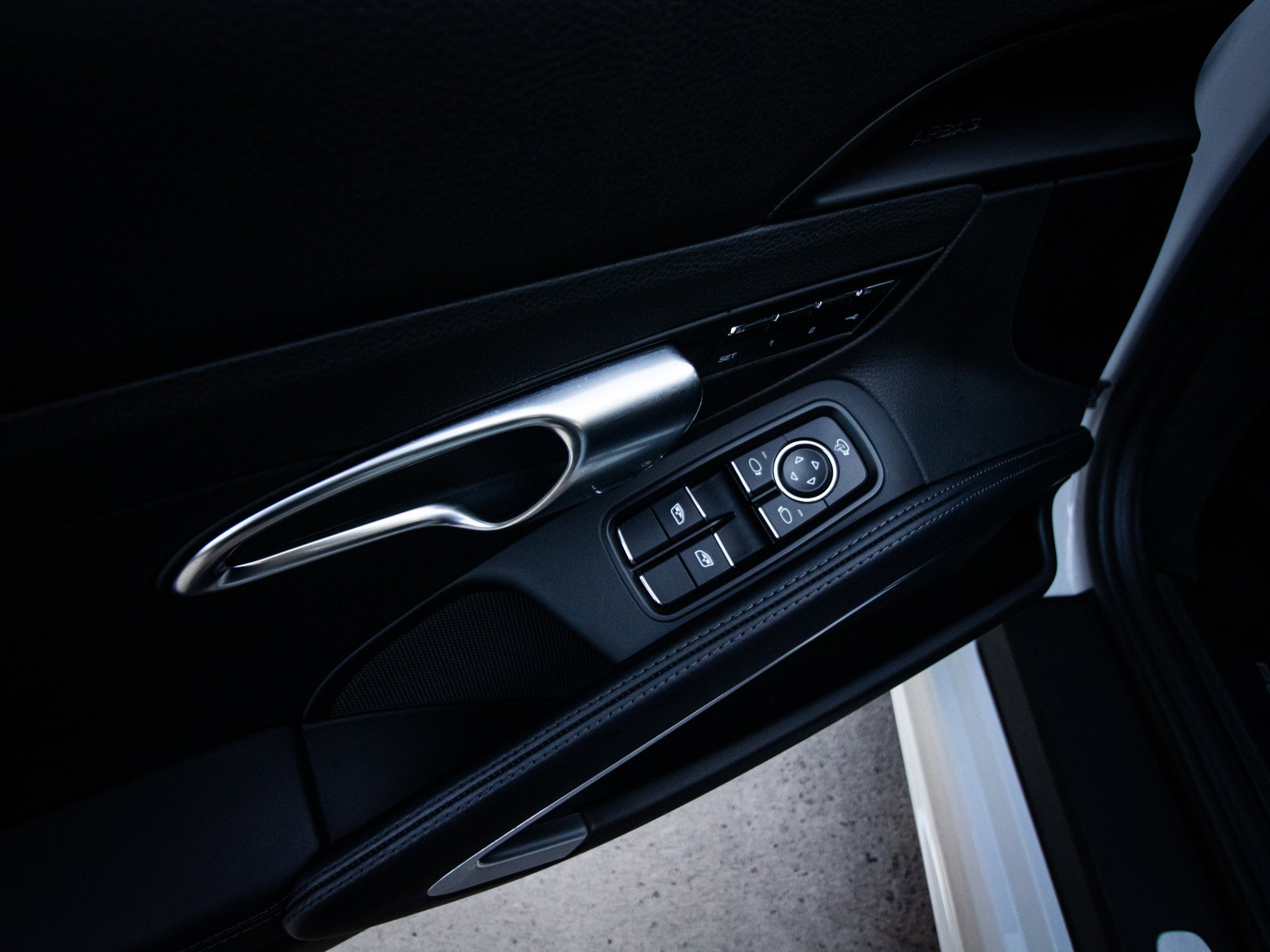 Used 2025 Porsche 718 Boxster RWD image 15