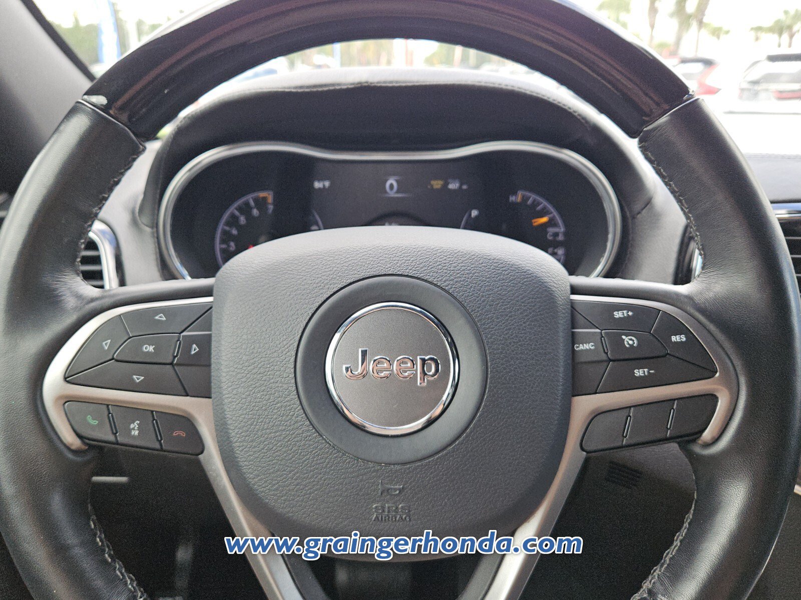 Used 2020 Jeep Grand Cherokee Overland AWD/4WD image 18