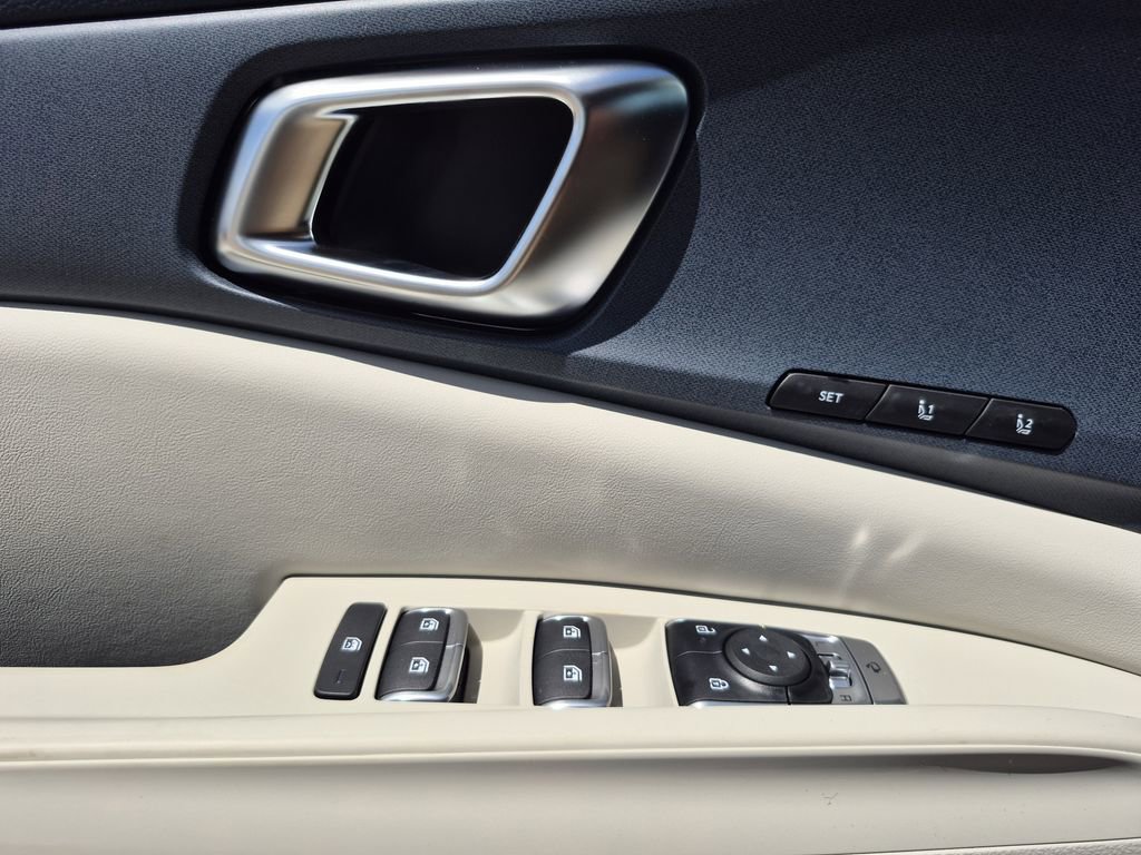 New 2026 Kia Carnival EX FWD image 7