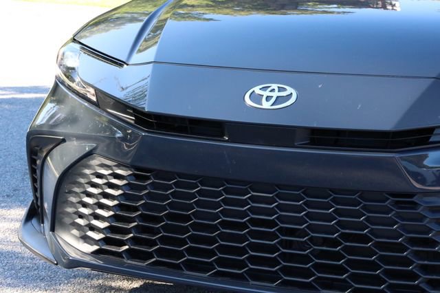 Used 2025 Toyota Camry SE image 15