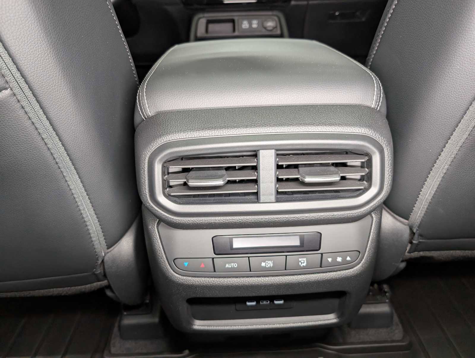 Certified 2025 Honda Pilot Touring image 22
