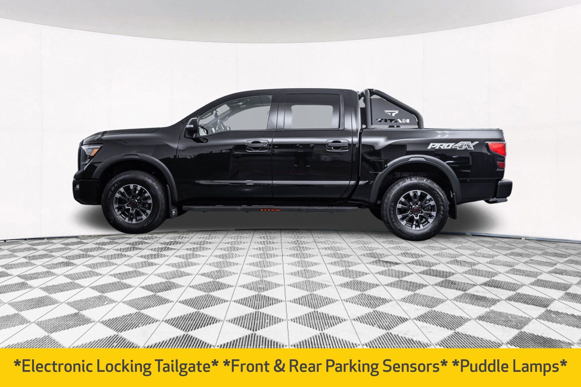 Used 2023 Nissan Titan PRO-4X w/ Pro-4x Convenience Package AWD/4WD image 8