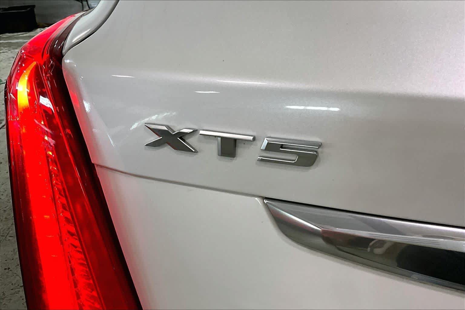 Used 2017 Cadillac XT5 Luxury AWD/4WD image 10