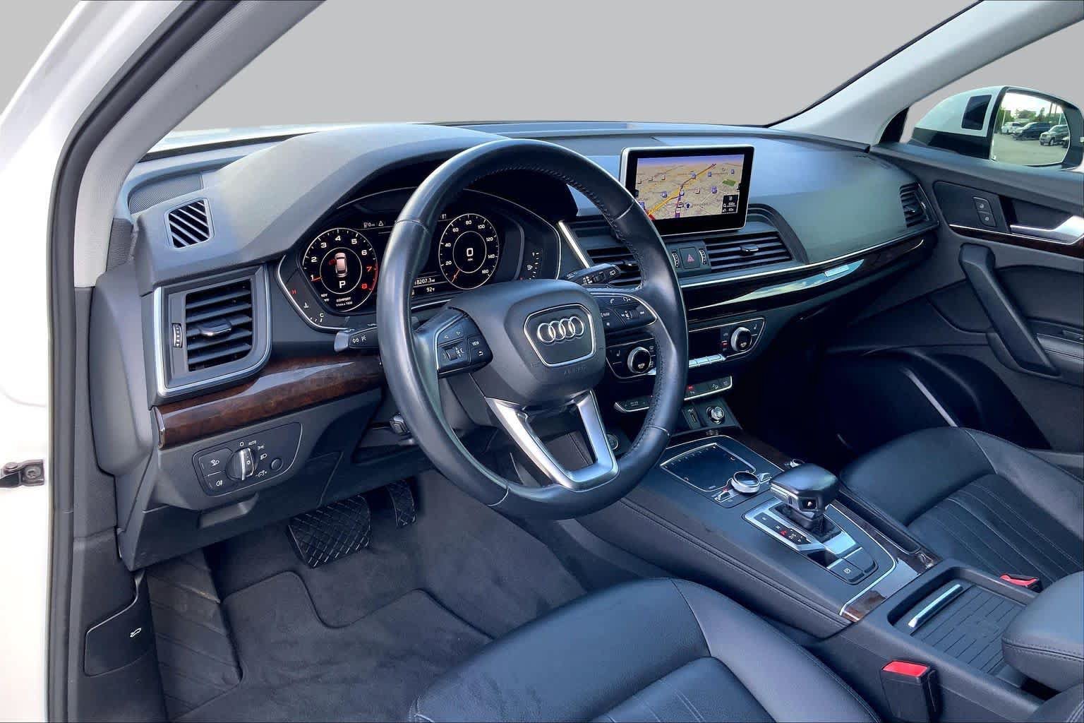Used 2020 Audi Q5 2.0T Premium Plus w/ Premium Plus Package AWD/4WD image 16