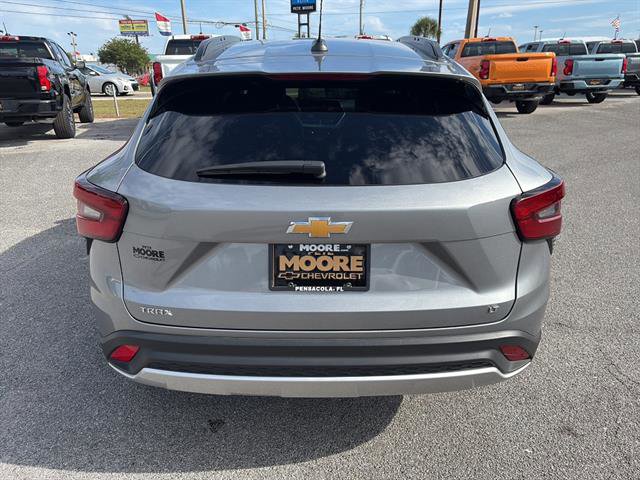 Used 2025 Chevrolet Trax LT w/ LT Convenience Package FWD image 7