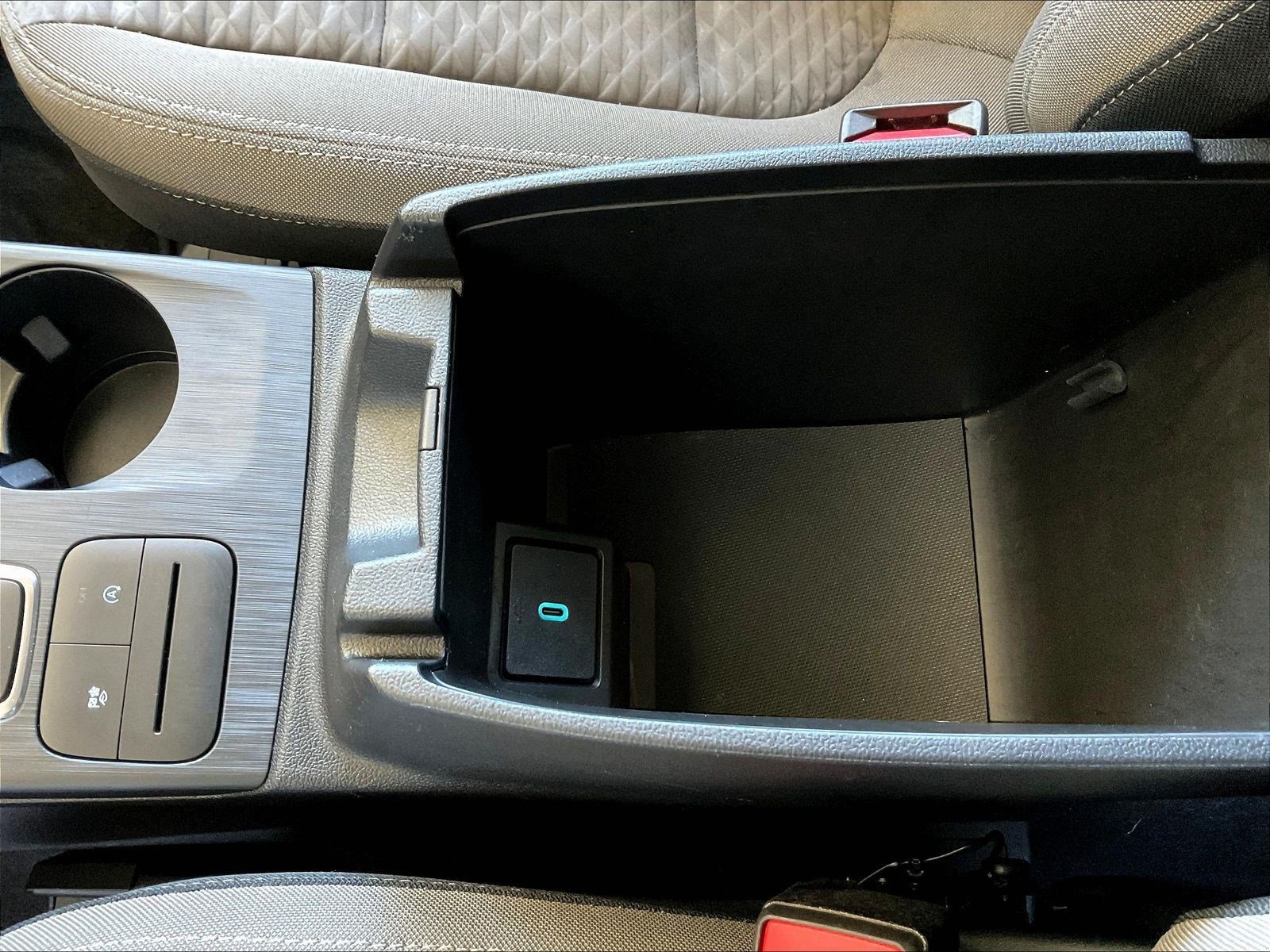 Used 2020 Ford Escape SE FWD image 16