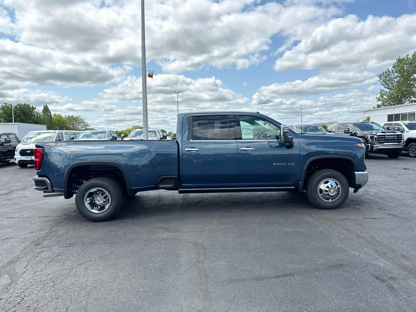 New 2026 Chevrolet Silverado 3500 LTZ w/ LTZ Plus Package AWD/4WD image 6