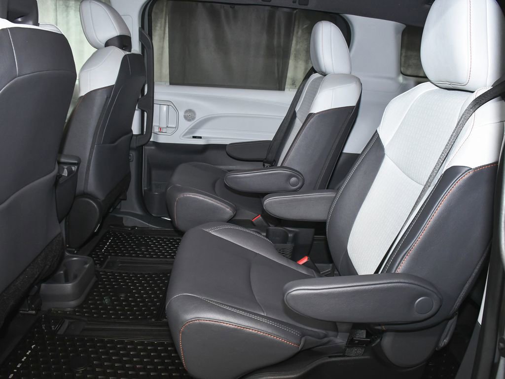 Used 2024 Toyota Sienna XSE image 42
