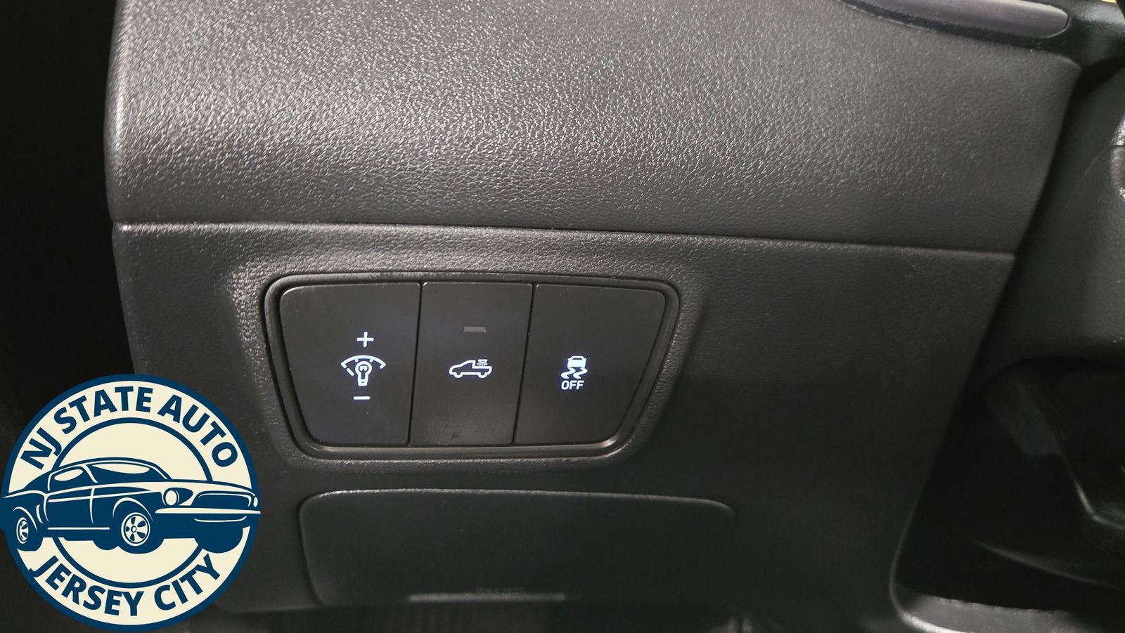 Used 2023 Hyundai Santa Cruz SE image 21