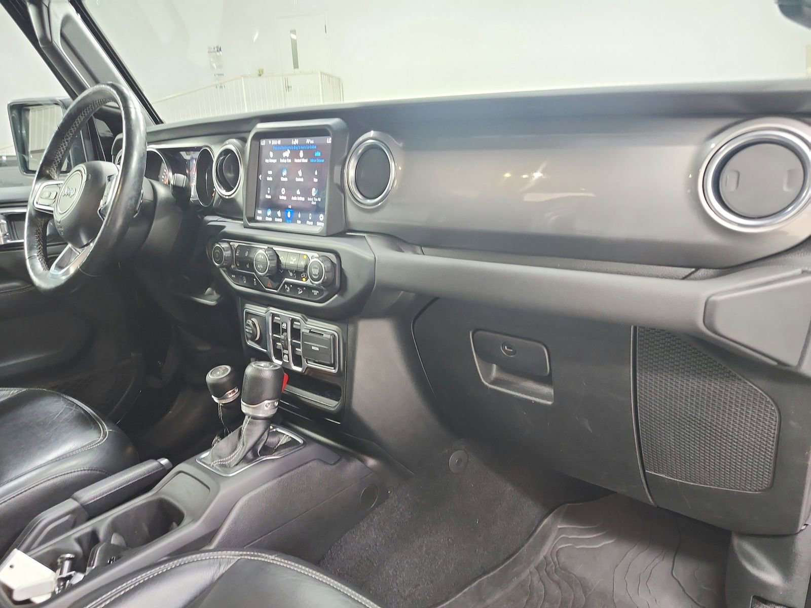 Used 2021 Jeep Wrangler Unlimited Sahara AWD/4WD image 37
