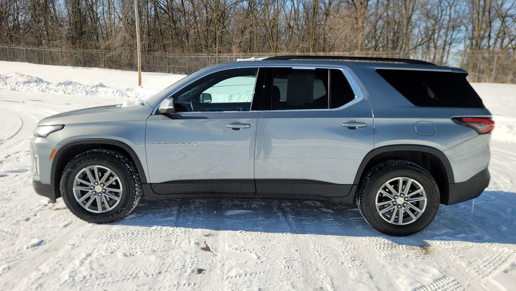 Used 2023 Chevrolet Traverse LT image 7