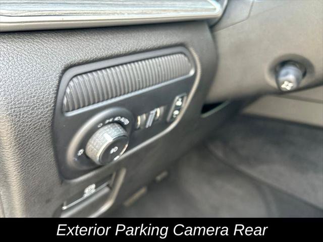 Certified 2024 Jeep Wagoneer Series II AWD/4WD image 18