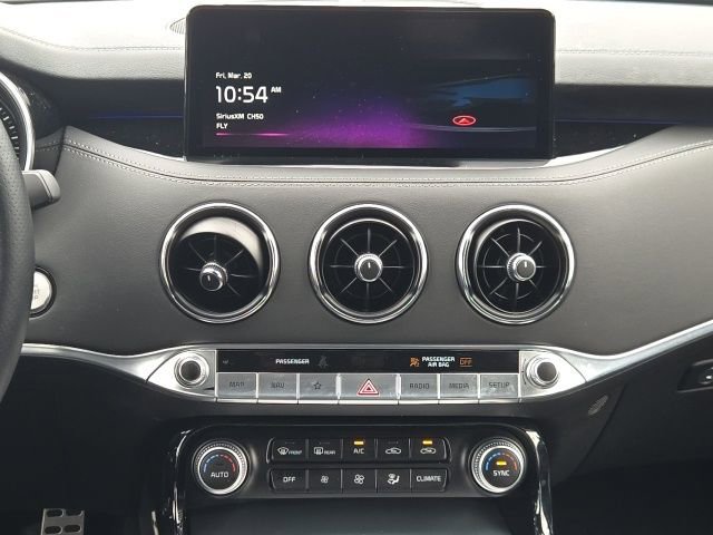 Used 2023 Kia Stinger GT2 image 3